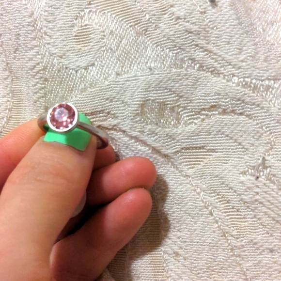 Pink gemstone ring - Picture 2 of 3